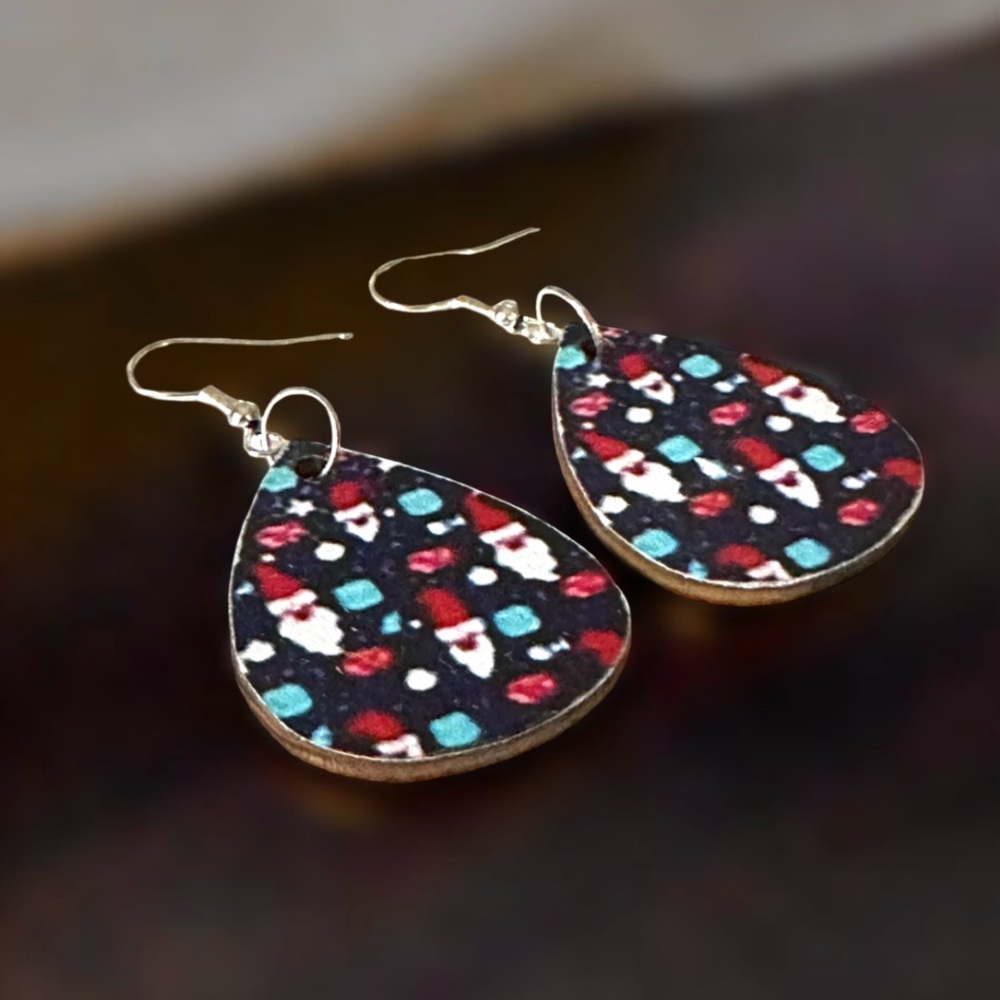 ⭐️ 5 for $25 Wood Christmas Santa Earrings Holiday Dangle Boutique - Picture 2 of 6